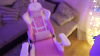 Секс с курьером по приколу – домашнее порно видео с женой друга