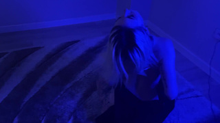 Горячее порно с сексуальной блондинкой