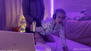 Стрим горячего секса с мамой