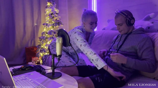 Стрим горячего секса с мамой