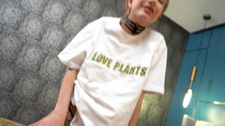 Девушка не устояла перед другом — страстный секс с большим членом