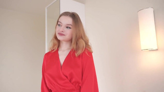 Горячее порно с соблазнительной девушкой