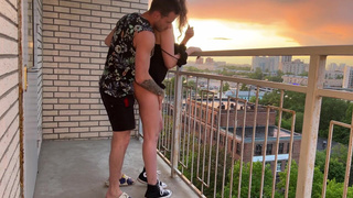 Смотреть онлайн горячее порно с развратной девушкой