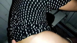 Горячее порно видео на улице