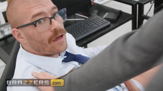 Секретарша и жена в горячем порно видео