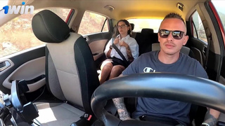 Горячее видео секса в такси — смотреть онлайн