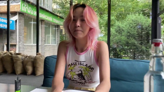 Секс видео онлайн: азиатка стесняется, но кончает