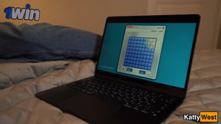 Горячее порно видео: лесбийский секс и измена с парнем