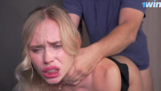 Строгая дочь стала послушной после жесткого секса