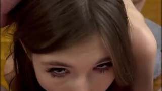 Секс видео онлайн: страстный минет и глотка спермы