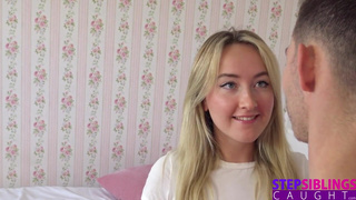 Страстный секс с сестрой - домашнее порно видео с разговором