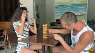 Смотреть онлайн горячее видео с развратной девушкой