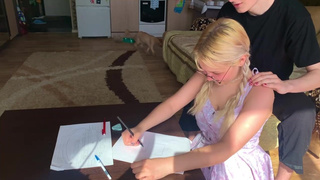 Порно онлайн ролик с развратной девушкой