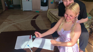 Порно онлайн ролик с развратной девушкой