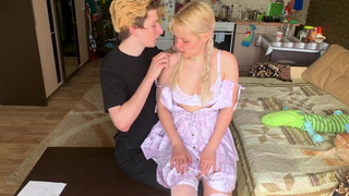 Порно онлайн ролик с развратной девушкой