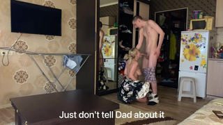 Кончил в мачеху — домашнее порно в HD