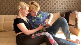 Секс с соседкой тайно – страстное порно видео с развратной женой