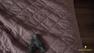 Секс с мачехой и сквирт после оргазма