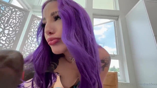 Экстремальный секс: черный член огромного размера и женская растяжка