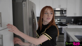 ЖМЖ страсть: брат и сестра в горячем сексе