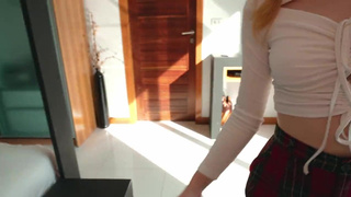 Смотреть онлайн — куколд отдает жену другу