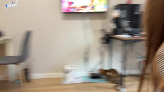 Пьяная соседка заводится с одного бокала — смотреть онлайн дикий секс в HD