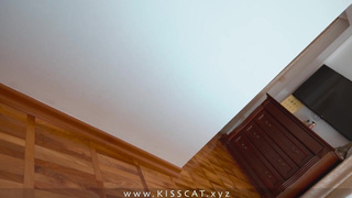 Мачеха соблазнила пасынка — домашнее порно видео