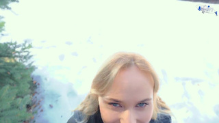 Смотреть онлайн горячее видео с развратной девушкой