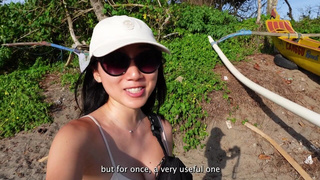 Азиатка сосет и глотает сперму