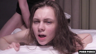 Порно видео с милашкой в роли покорной рабыни