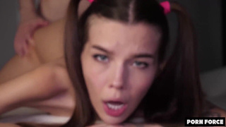 Молодая попка в жестком порно