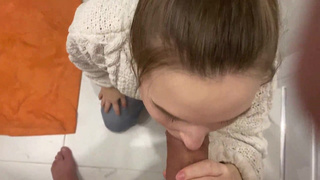 Домашнее порно с милфой и юной шлюшкой