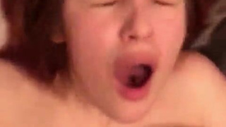 Реальное домашнее порно: первый раз с парнем с Tinder