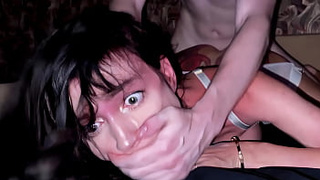 Слишком бедна для работы: татуированная девушка в жестком порно