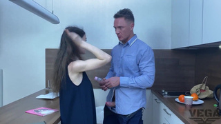 Сводные брат и сестра возбудились от родителей и занялись сексом