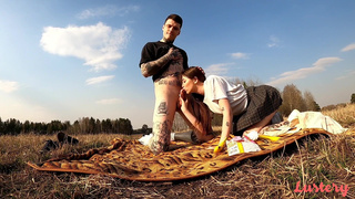 Русская пара в горячем порно на пикнике