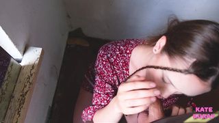 Смотреть онлайн – Kate Kuray сосет член за ужин в откровенном порно