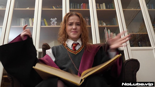 Смотреть онлайн горячее видео с рыжей нимфоманкой