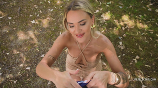 Секс с сисястой женой в анал на улице