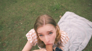 Реальное видео инцест с красивой девушкой