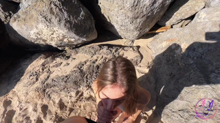 Страстный секс украинских туристов на пляже: горячее видео на берегу моря