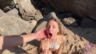 Страстный секс украинских туристов на пляже: горячее видео на берегу моря