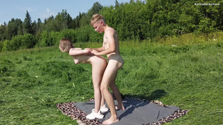 Реальное порно видео с милой девушкой