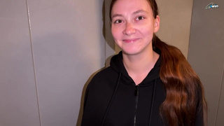 Страстный минёт в лифте — эксклюзивное порно видео с развратной незнакомкой