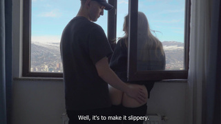 Русская сестра застряла в окне - брат вытащил членом