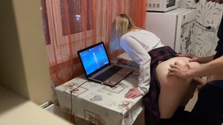 Порно видео с геймершей