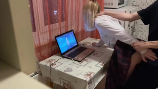 Порно видео с геймершей