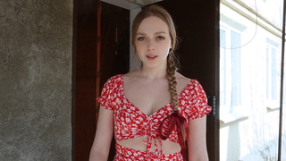 Девушка из русской деревни жаждет страстного секса