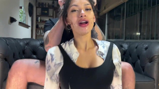 Огромный член жестко трахает в страстном порно видео