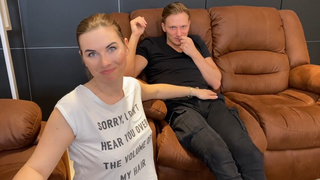 Секс с женой и другом – горячее видео с развратной женой